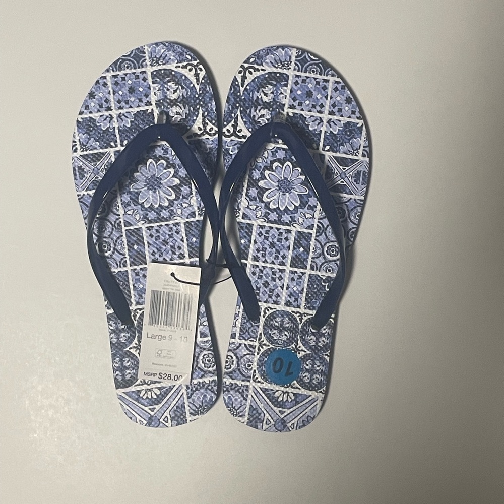 Vera Wang Blue Floral Flip Flops